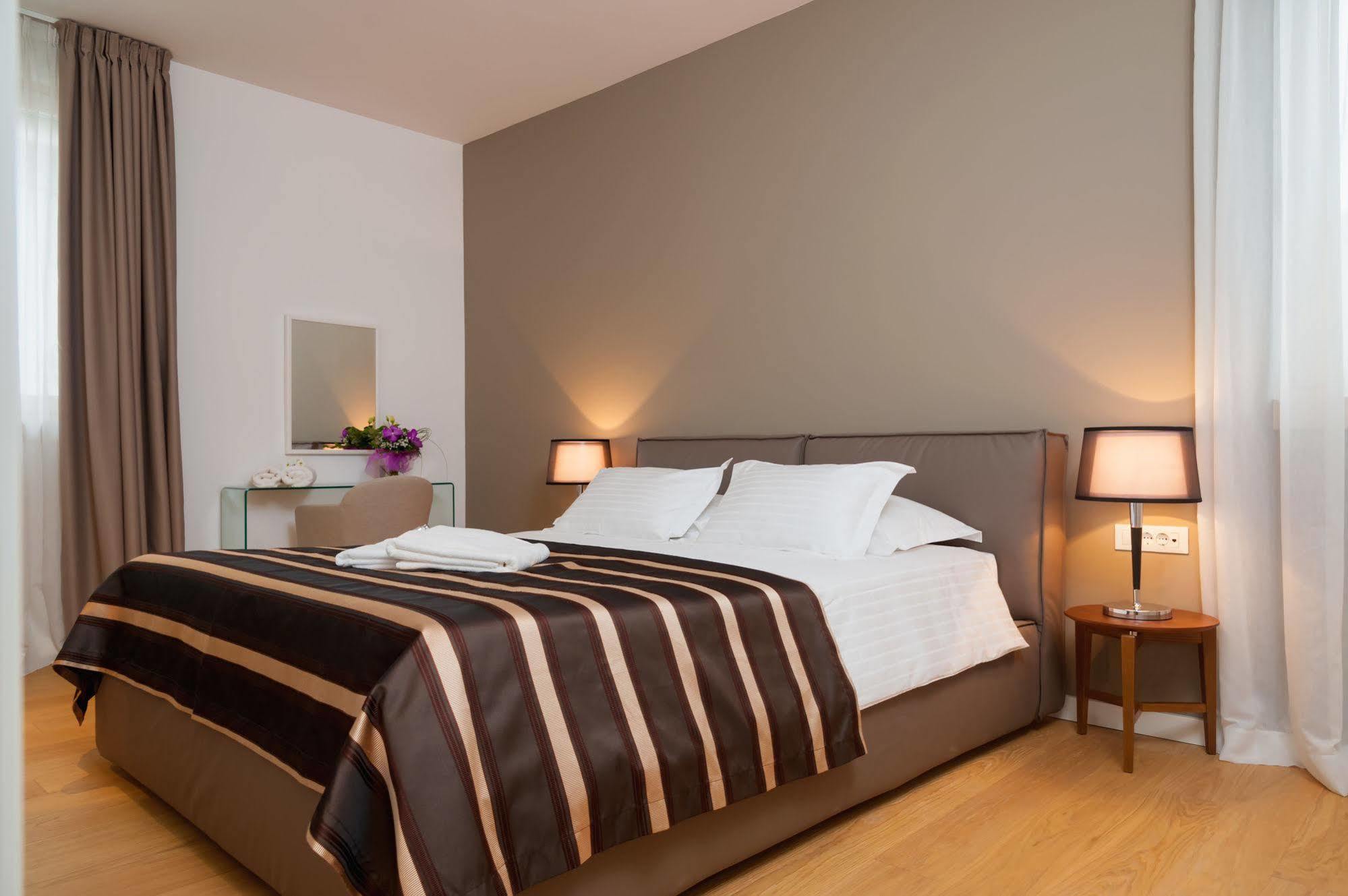Residence By Vestibul Palace Split Luaran gambar